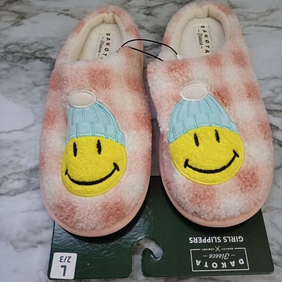 NWT Dakota Fleece Pink Plaid Smiley Slippers Size Large 2/3 - Picture 1 of 5